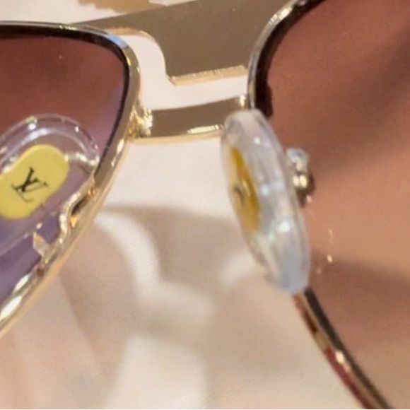 Gorgeous Louis Vuitton sunglasses brown with box! Pristine conditions - Picture 5 of 8